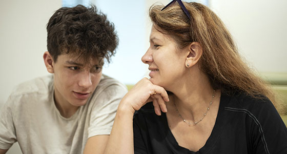 Preadolescenti a scuola. “Non hanno l’età per poter affrontare tutto da soli”. Conversazione con Rosa Aiello.